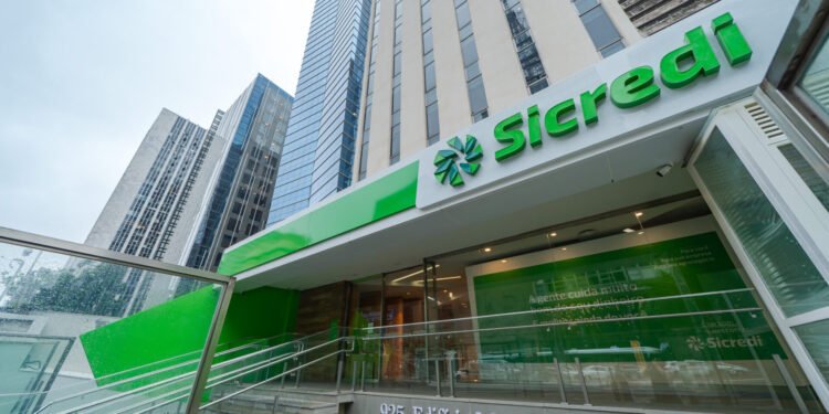 Sicredi celebra 10 anos na Avenida Paulista e acelera expansão pela capital