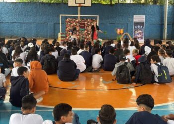 Quanto vale o amanhã? Espetáculo de educação financeira chega às escolas públicas de São Paulo