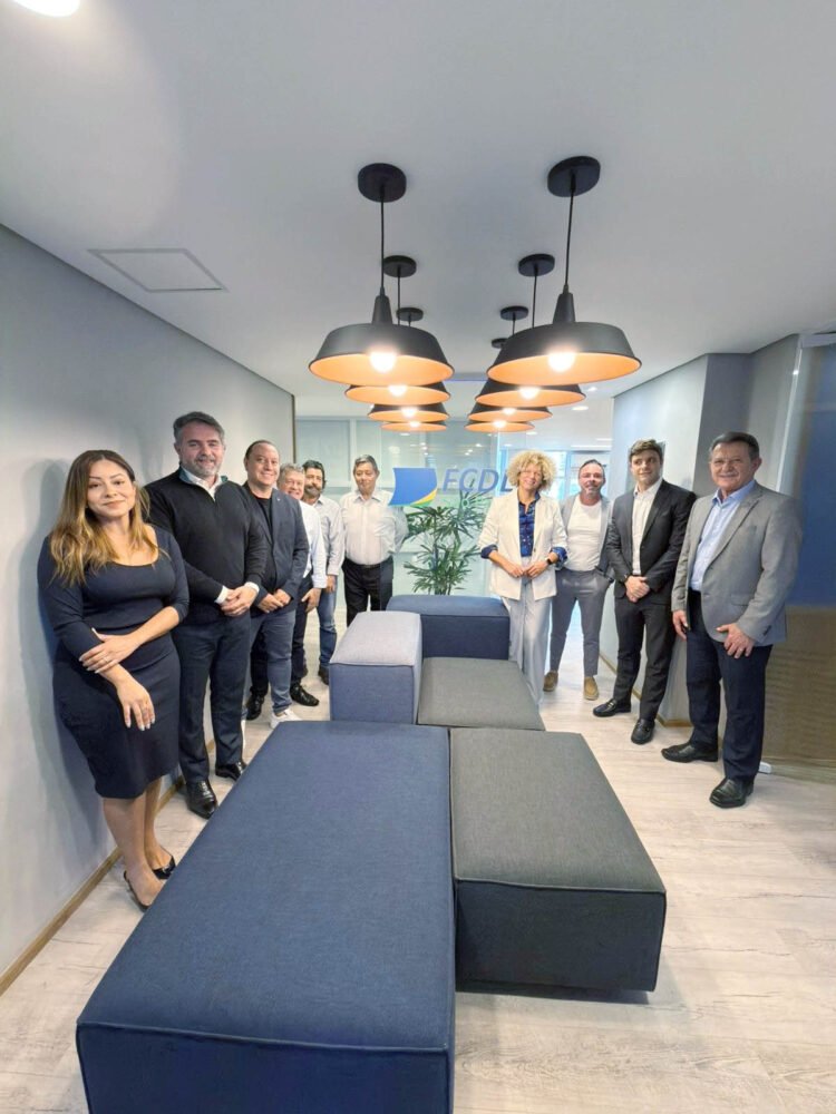 Deputado Thiago Auricchio visita FCDL-SP e debate demandas do comércio paulista