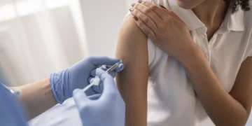 Terminais da CS Mobi Leste SP oferecem vacinação e prevenção às hepatites virais em Julho