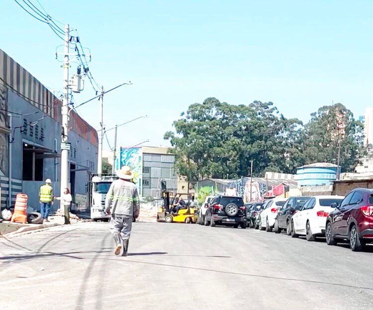 Parque Savoy tem mais uma rua pavimentada na gestão de Rafael Limonta, subprefeito Itaquera