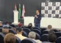Rafael Limonta promove diálogo e orientação com ambulantes de Itaquera