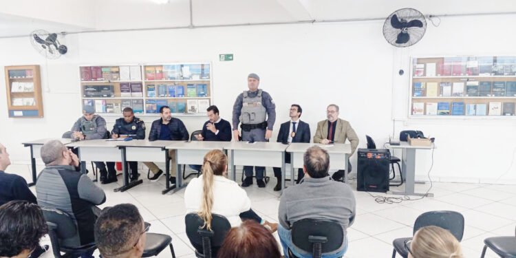 CDL Itaquera reúne forças de segurança, subprefeitura e comerciantes