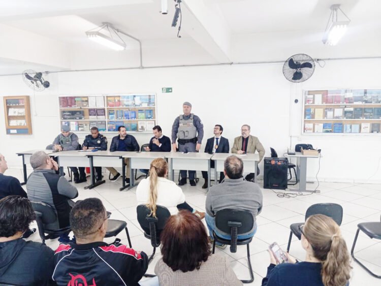 CDL Itaquera reúne forças de segurança, subprefeitura e comerciantes