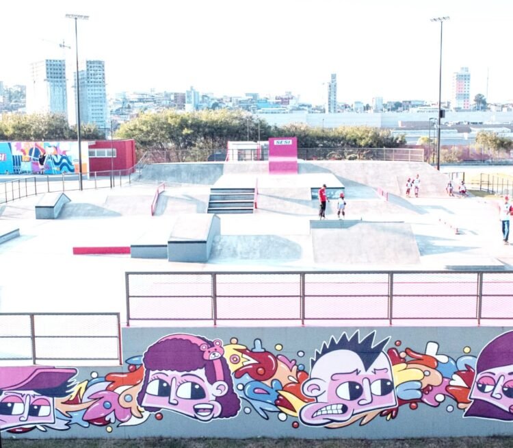 Sesi inaugura centro cultural com pistas de skate em Itaquera