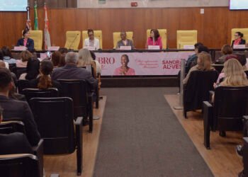 Encontro reforça a importância da prevenção e do diagnóstico do câncer de mama