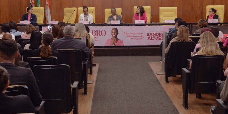 Encontro reforça a importância da prevenção e do diagnóstico do câncer de mama