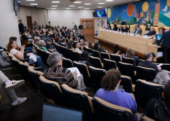 Orçamento 2027: atenção às periferias e prevenção a enchentes marcam audiência sobre mudanças climáticas