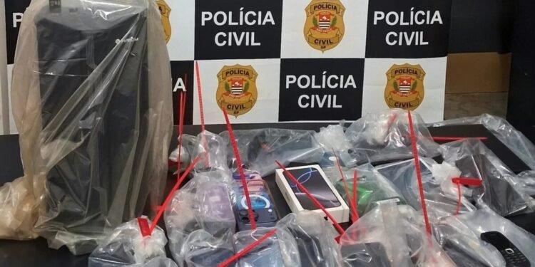 Polícia Civil de SP desarticula central de golpes financeiros na zona leste da capital