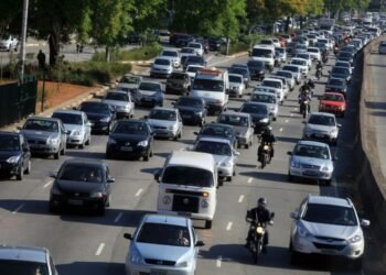 Rodovias concedidas de SP devem receber quase 20 mi de veículos neste feriado, indica ARTESP