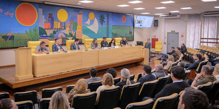 Segurança em condomínios de SP: reunião debate tecnologias e ações preventivas