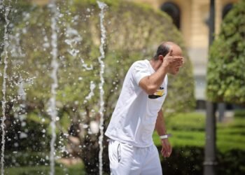 USP apresenta estudo que mostra que ondas de calor e poluição aumentam risco de AVC em idosos; veja como prevenir