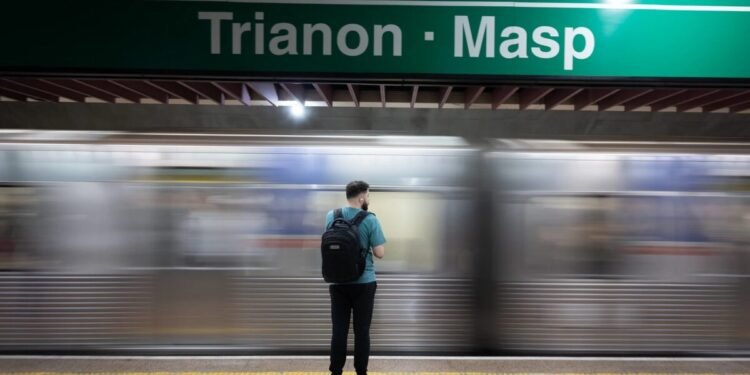 Veja como vai funcionar o Metrô durante o feriado prolongado de Finados